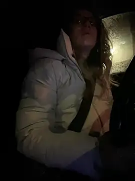 Snapshot of HotXMom chatting on January 10, 2025, 4:33 am HotXMom online show from January 10, 2025, 4:33 am