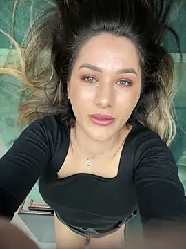 Snapshot of HotXMom chatting on February 7, 2025, 7:29 am HotXMom online show from February 7, 2025, 7:29 am