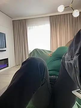 Snapshot of HotXMom chatting on February 27, 2025, 10:37 am HotXMom online show from February 27, 2025, 10:37 am