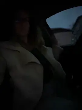 Snapshot of HotXMom chatting on March 14, 2025, 4:10 am HotXMom online show from March 14, 2025, 4:10 am