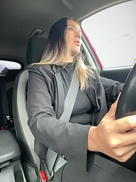 Snapshot of HotXMom chatting on September 15, 2025, 6:02 am HotXMom online show from September 15, 2025, 6:02 am