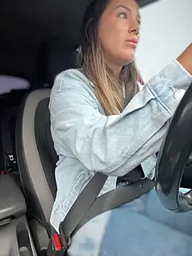 Snapshot of HotXMom chatting on September 17, 2025, 6:04 am HotXMom online show from September 17, 2025, 6:04 am