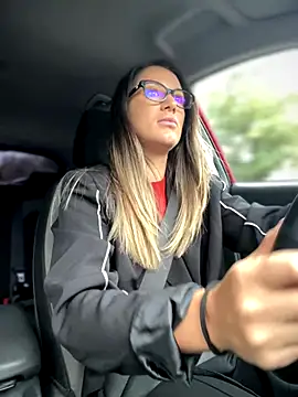 Snapshot of HotXMom chatting on September 19, 2025, 5:53 am HotXMom online show from September 19, 2025, 5:53 am