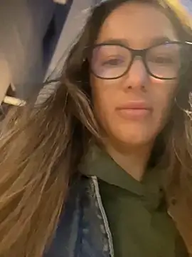 Snapshot of HotXMom chatting on September 25, 2025, 3:43 am HotXMom online show from September 25, 2025, 3:43 am