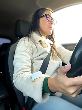 Snapshot of HotXMom chatting on September 26, 2025, 5:44 am HotXMom online show from September 26, 2025, 5:44 am