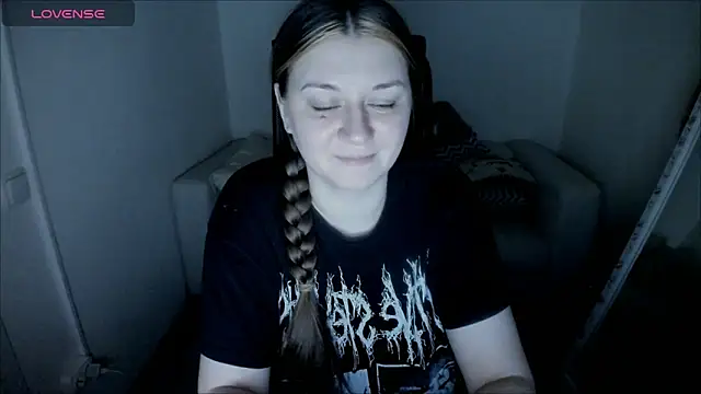 Snapshot of AlisaBacker chatting on December 26, 2024, 7:35 am AlisaBacker online show from December 26, 2024, 7:35 am