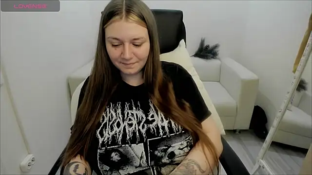 Snapshot of AlisaBacker chatting on January 2, 2025, 10:22 pm AlisaBacker online show from January 2, 2025, 10:22 pm