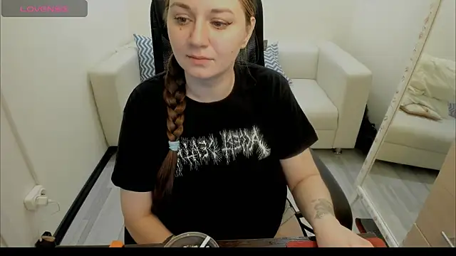 Snapshot of AlisaBacker chatting on January 17, 2025, 12:52 pm AlisaBacker online show from January 17, 2025, 12:52 pm