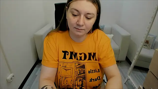 Snapshot of AlisaBacker chatting on March 21, 2025, 4:40 pm AlisaBacker online show from March 21, 2025, 4:40 pm