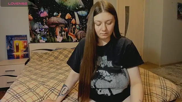 Snapshot of AlisaBacker chatting on September 16, 2025, 3:57 pm AlisaBacker online show from September 16, 2025, 3:57 pm