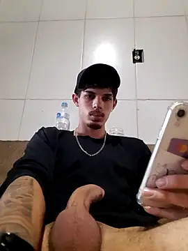 jaozinMg online show from November 10, 2025, 5:23 pm