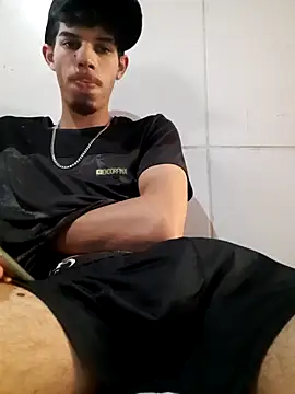 jaozinMg online show from November 12, 2025, 2:06 pm