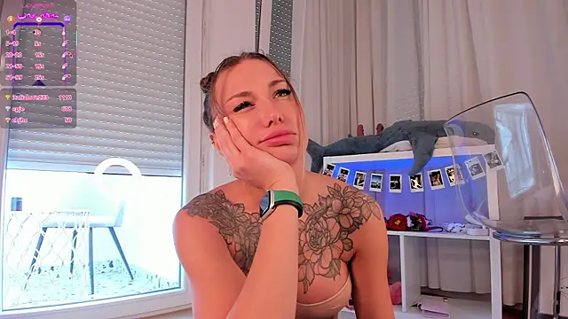 Snapshot of seilyfox chatting on September 17, 2025, 8:38 am seilyfox online show from September 17, 2025, 8:38 am