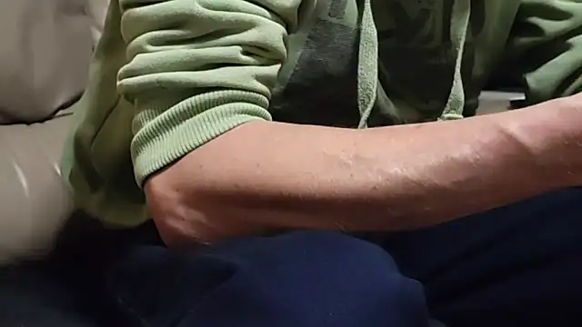 Snapshot of brenzs chatting on November 8, 2025, 5:56 pm brenzs online show from November 8, 2025, 5:56 pm