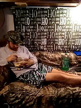 Snapshot of hothippie420 chatting on January 4, 2025, 5:05 am hothippie420 online show from January 4, 2025, 5:05 am