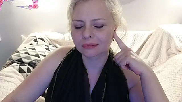 Snapshot of Gray_swann chatting on March 7, 2025, 11:27 pm Gray swann online show from March 7, 2025, 11:27 pm