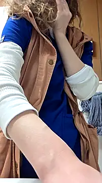 Snapshot of AriellaTaylor chatting on February 22, 2025, 11:02 am AriellaTaylor online show from February 22, 2025, 11:02 am