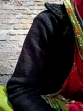 Snapshot of Anushka_Ji chatting on January 3, 2025, 5:06 am Anushka Ji online show from January 3, 2025, 5:06 am