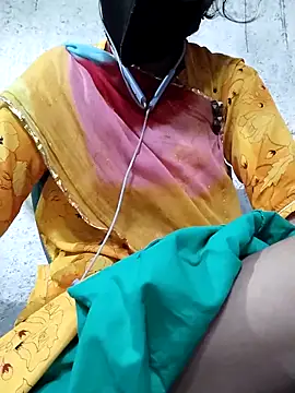 Snapshot of Anushka_Ji chatting on October 5, 2025, 8:12 am Anushka Ji online show from October 5, 2025, 8:12 am