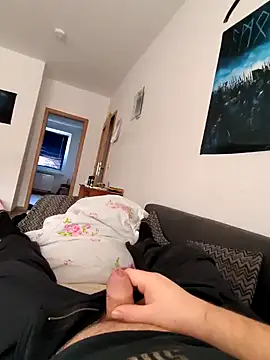 Snapshot of Henryb61 chatting on December 13, 2024, 11:23 am Henryb61 online show from December 13, 2024, 11:23 am