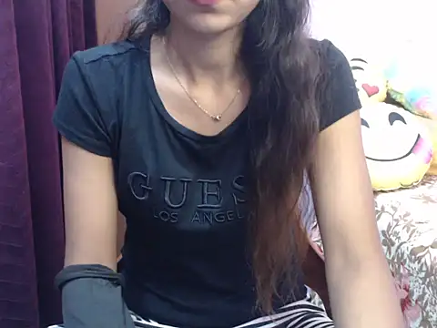 Angel kiyara online show from October 16, 2025, 6:31 pm