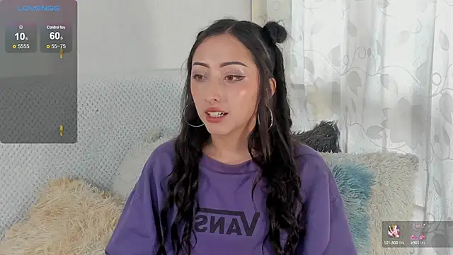 Snapshot of v1cky_ chatting on March 7, 2025, 9:27 pm v1cky  online show from March 7, 2025, 9:27 pm