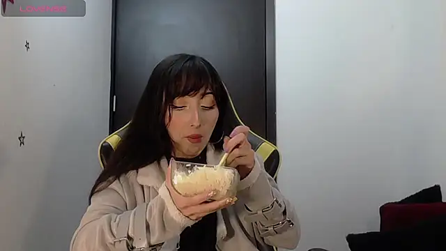 Snapshot of v1cky_ chatting on October 6, 2025, 11:02 pm v1cky  online show from October 6, 2025, 11:02 pm