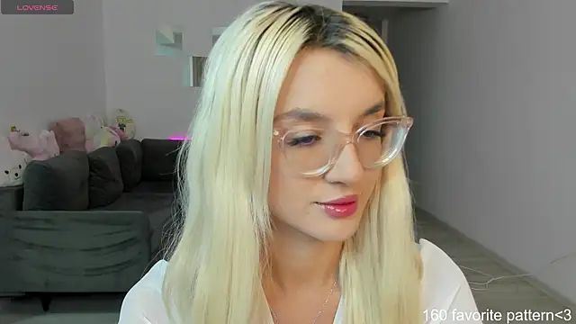 Snapshot of LovelyBianca chatting on September 14, 2025, 6:18 pm LovelyBianca online show from September 14, 2025, 6:18 pm