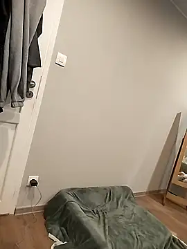 Snapshot of Au_plaisir_des_femmes chatting on October 15, 2025, 11:21 am Au plaisir des femmes online show from October 15, 2025, 11:21 am