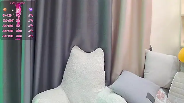 Snapshot of Duludulu_007 chatting on March 7, 2025, 5:40 am Duludulu 007 online show from March 7, 2025, 5:40 am