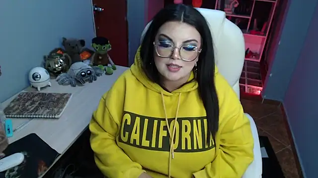 Snapshot of juliette_rd chatting on December 4, 2024, 8:12 am juliette rd online show from December 4, 2024, 8:12 am