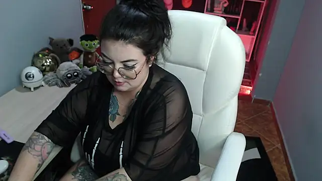 Snapshot of juliette_rd chatting on December 25, 2024, 12:37 am juliette rd online show from December 25, 2024, 12:37 am