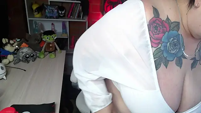 Snapshot of juliette_rd chatting on January 28, 2025, 10:45 am juliette rd online show from January 28, 2025, 10:45 am