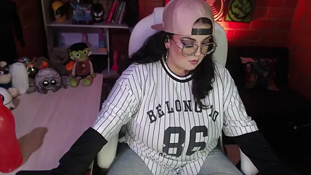 Snapshot of juliette_rd chatting on March 13, 2025, 6:16 am juliette rd online show from March 13, 2025, 6:16 am