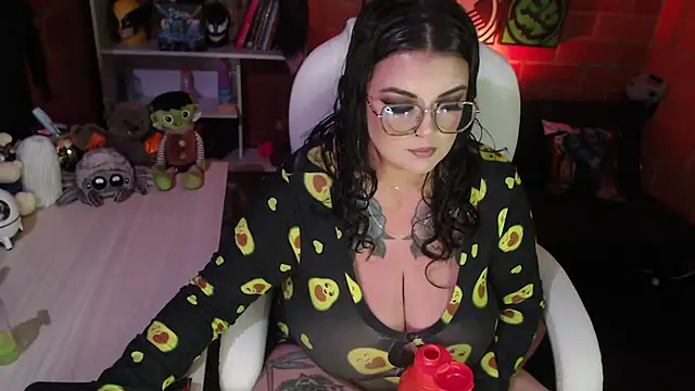 Snapshot of juliette_rd chatting on March 16, 2025, 9:38 am juliette rd online show from March 16, 2025, 9:38 am