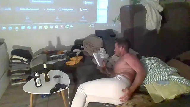 Snapshot of Fuckbuddy36 chatting on October 2, 2025, 2:18 am Fuckbuddy36 online show from October 2, 2025, 2:18 am