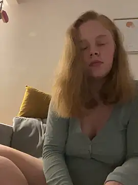 Snapshot of daddyscumprincess chatting on October 31, 2025, 1:28 am daddyscumprincess online show from October 31, 2025, 1:28 am