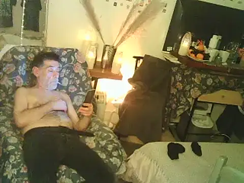 Snapshot of DaddyQuimHot chatting on December 19, 2024, 3:29 am DaddyQuimHot online show from December 19, 2024, 3:29 am