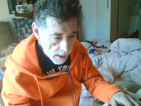 Snapshot of DaddyQuimHot chatting on February 4, 2025, 10:00 am DaddyQuimHot online show from February 4, 2025, 10:00 am