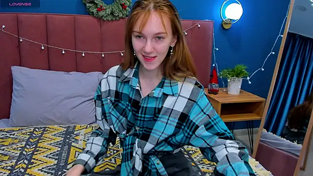 Snapshot of VanillaKelly chatting on December 24, 2024, 3:49 am VanillaKelly online show from December 24, 2024, 3:49 am