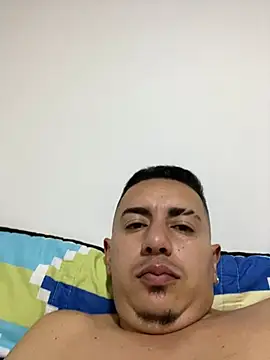 Snapshot of DanielGomez9 chatting on January 1, 2025, 9:07 am DanielGomez9 online show from January 1, 2025, 9:07 am