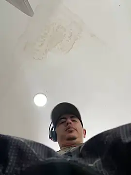 Snapshot of DanielGomez9 chatting on January 20, 2025, 4:23 pm DanielGomez9 online show from January 20, 2025, 4:23 pm