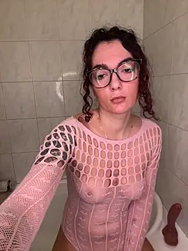 Strawberry queen91 online show from March 6, 2025, 10:47 pm