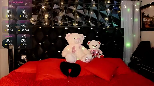 Snapshot of charlottemeyerr chatting on December 7, 2024, 4:47 pm charlottemeyerr online show from December 7, 2024, 4:47 pm