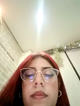 Snapshot of Rousse_Collinss chatting on December 25, 2024, 3:29 am Rousse Collinss online show from December 25, 2024, 3:29 am