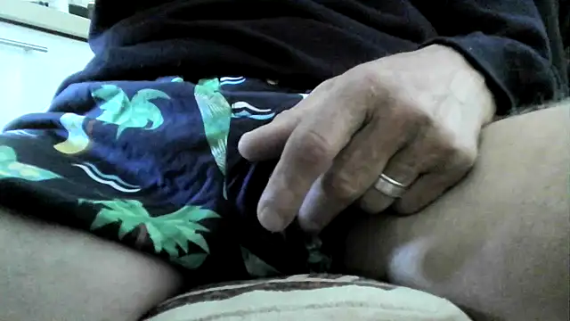 Snapshot of ewuich1 chatting on January 15, 2025, 9:56 am ewuich1 online show from January 15, 2025, 9:56 am