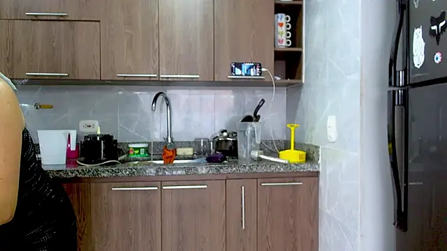 Snapshot of adan_eva960 chatting on December 10, 2024, 6:17 pm adan eva960 online show from December 10, 2024, 6:17 pm