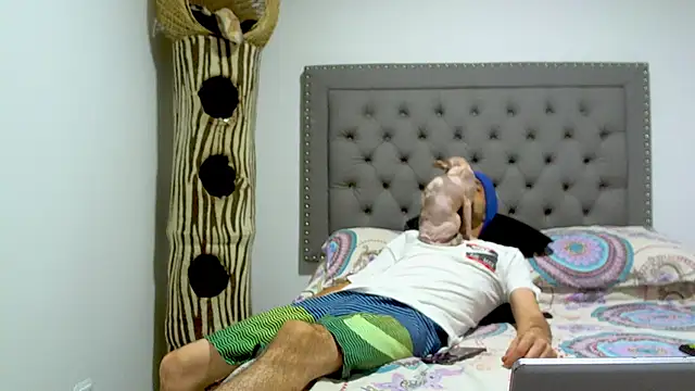 Snapshot of adan_eva960 chatting on January 15, 2025, 12:19 am adan eva960 online show from January 15, 2025, 12:19 am