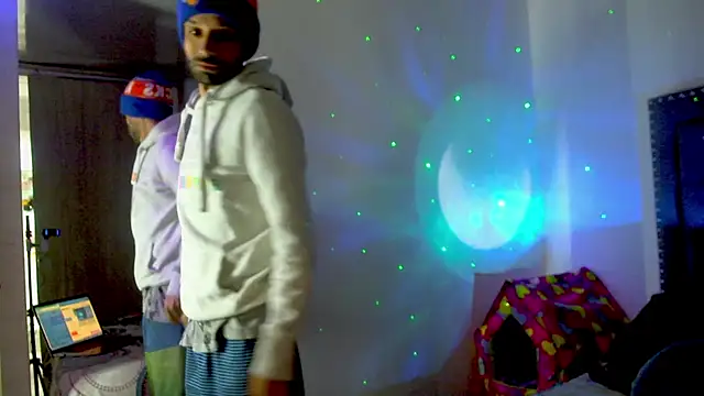 Snapshot of adan_eva960 chatting on March 14, 2025, 9:21 pm adan eva960 online show from March 14, 2025, 9:21 pm