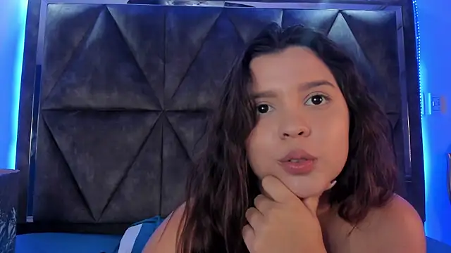 Snapshot of Elsalombardi_ chatting on February 14, 2025, 6:19 pm Elsalombardi  online show from February 14, 2025, 6:19 pm